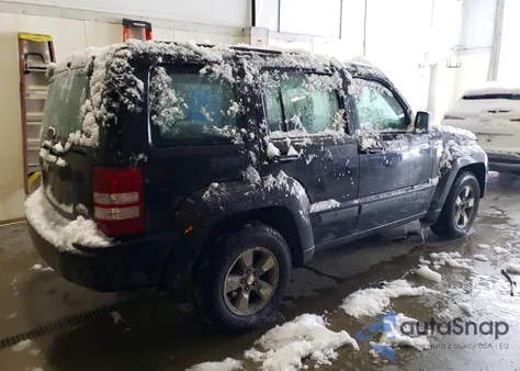 2008 Jeep Liberty Sport из США, поврежденный, VIN 1J8GN28K18W136267